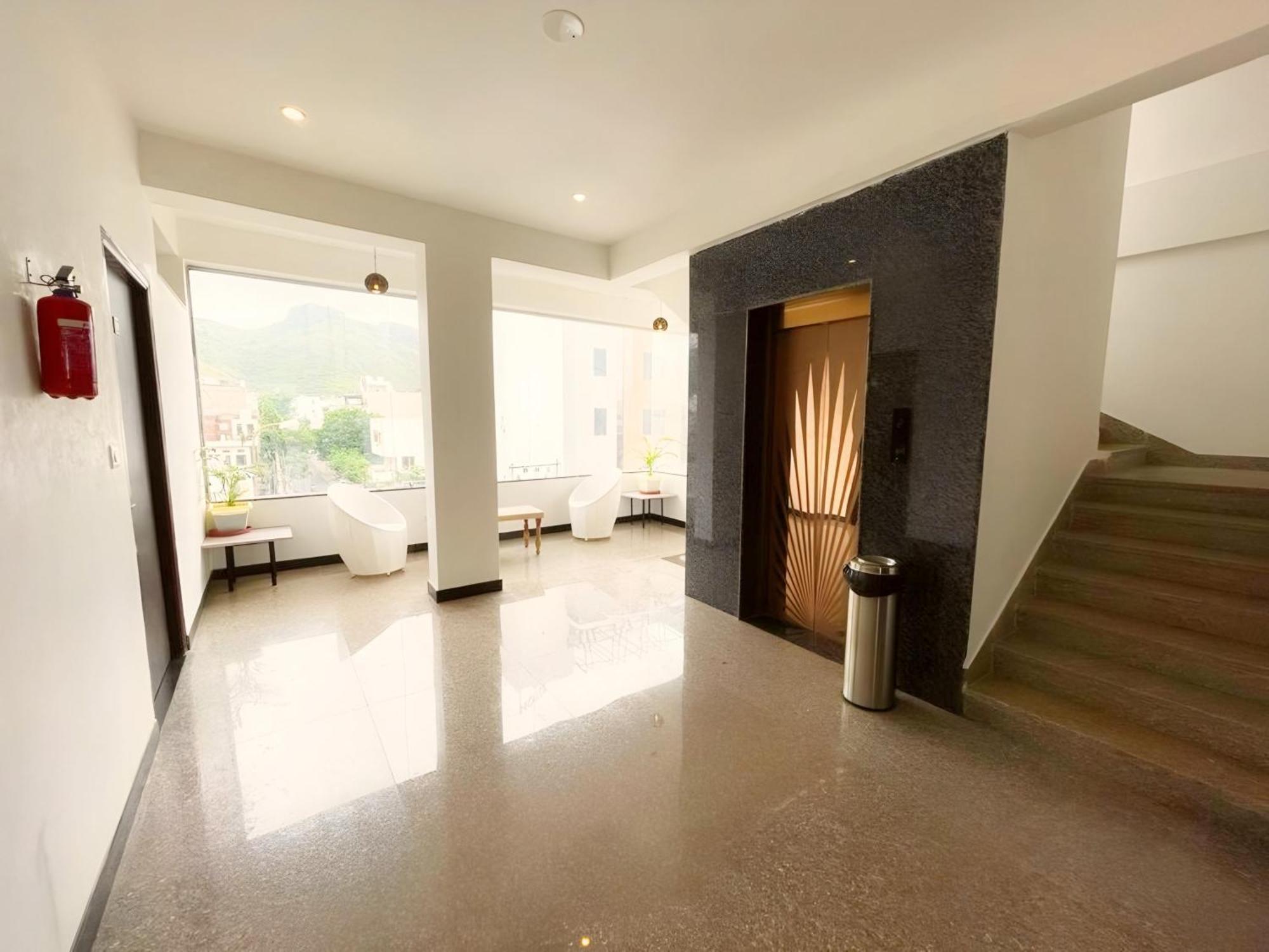 Hotel The Celebration By Amod Best Hotel & Rooftop Udaipur Exterior photo