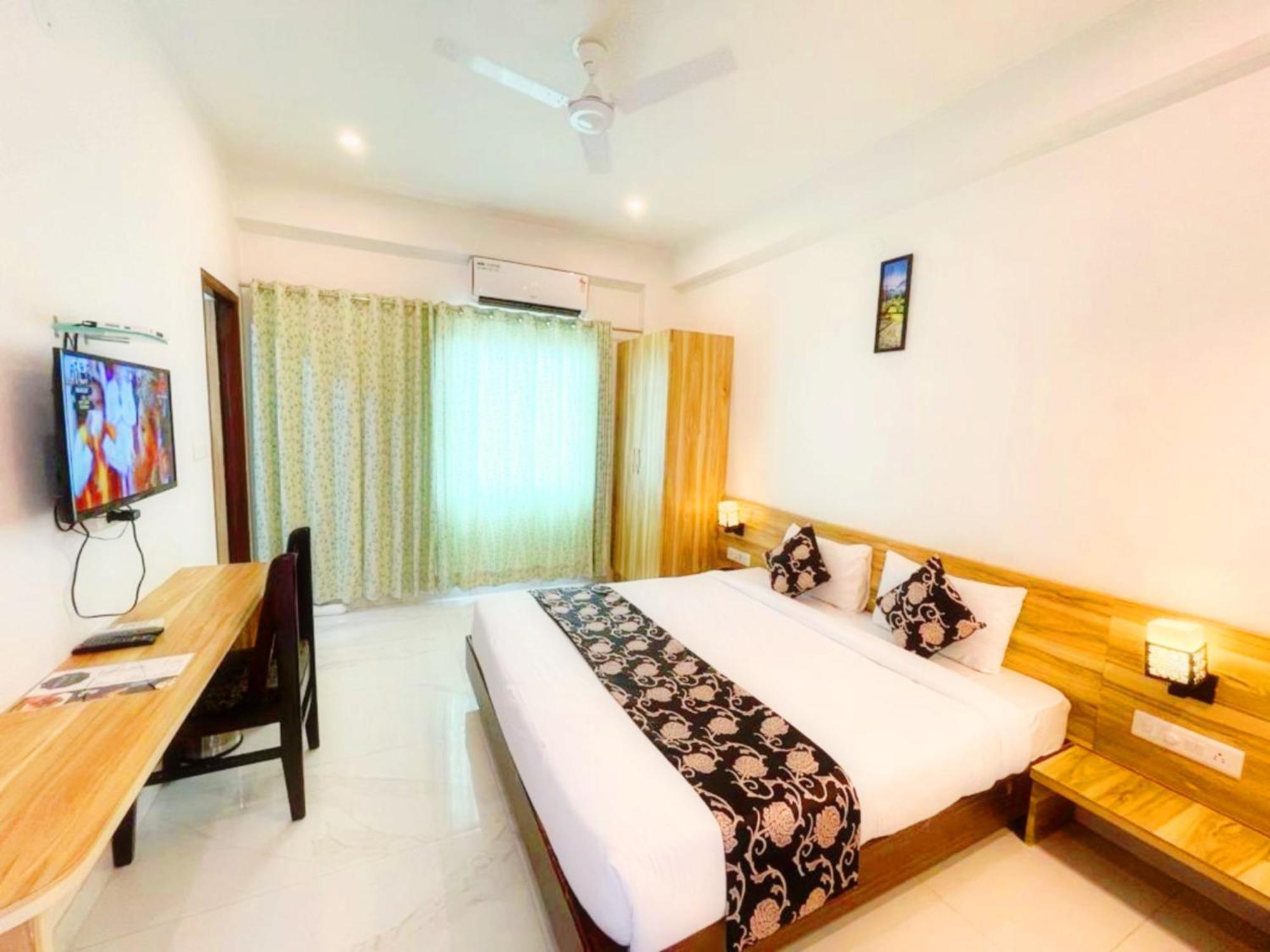 Hotel The Celebration By Amod Best Hotel & Rooftop Udaipur Exterior photo