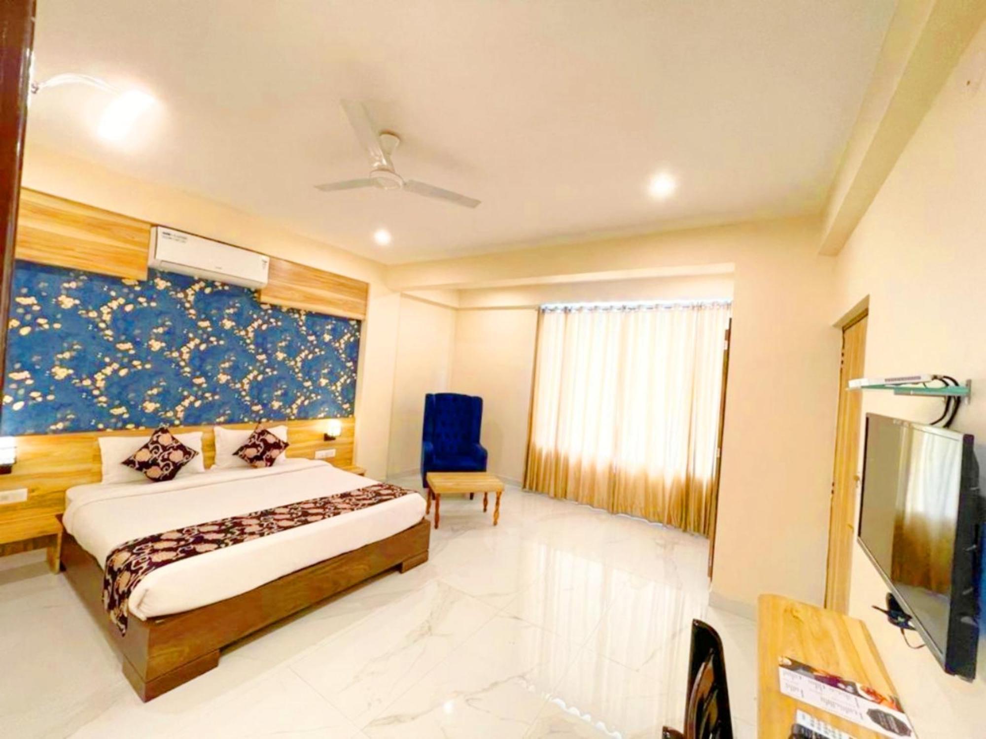 Hotel The Celebration By Amod Best Hotel & Rooftop Udaipur Exterior photo